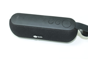 Портативна акустика LG Q106