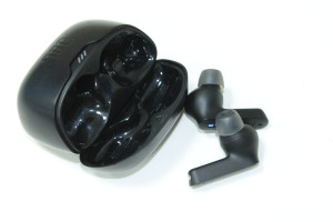 Bluetooth гарнитура JBL Tune 245NC