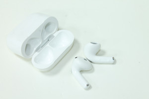 Bluetooth гарнитура Apple AirPods 4 (A3053, A3050, A3058)