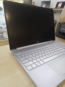 Ноутбук HP 15dw0023ur