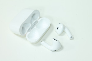Bluetooth гарнитура Apple AirPods 4 (A3053, A3050, A3058)