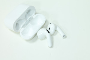 Bluetooth гарнитура Apple AirPods 4 (A3053, A3050, A3058)