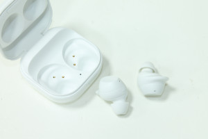 Bluetooth гарнитура Samsung Galaxy Buds FE SM-R400N