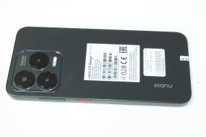 Мобильный телефон ZTE Nubia V70 Design 8/256GB