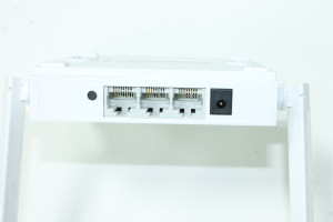 Wi Fi роутер TP-Link TL-WR820N
