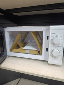Мікрохвильова піч Mikrowelle MM720CUK