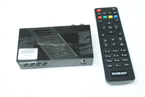 ТВ тюнер Romsat T8008HD