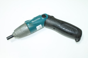 Отвертка аккумуляторная Makita 6723D