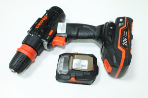 Шуруповерт акумуляторний Dnipro M CD-218Q+ FC-230+ BP-220+BA-200L