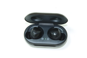 Bluetooth гарнитура Samsung Galaxy Buds SM-R170