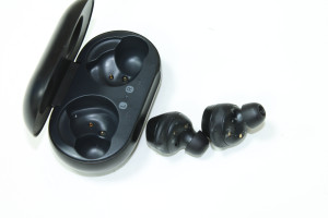Bluetooth гарнитура Samsung Galaxy Buds SM-R170