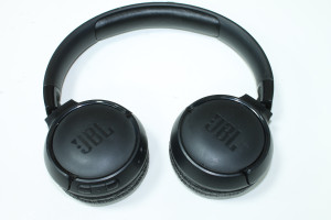 Bluetooth гарнитура JBL Tune 520BTR