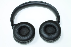 Bluetooth гарнитура JBL Tune 520BTR