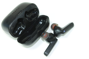 Bluetooth гарнітура JBL TUNE 230 NC