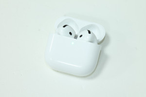 Bluetooth гарнитура Apple AirPods 4 (A3053, A3050, A3058)