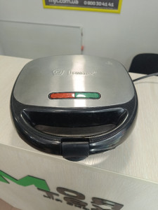 Вафельниця DOMOTEС MS-7704