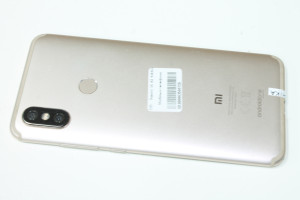 Мобильный телефон Xiaomi Mi A2 4/64Gb