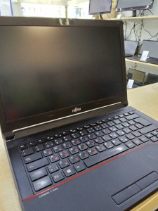 Ноутбук Fujitsu LifeBook E546