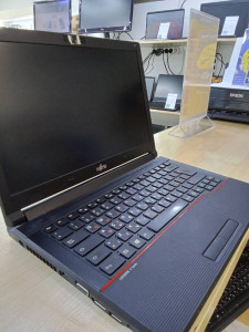 Ноутбук Fujitsu LifeBook E546