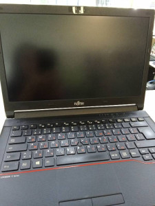 Ноутбук Fujitsu LifeBook E546