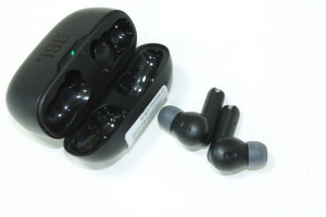 Bluetooth гарнитура JBL WAVE BEAM 2