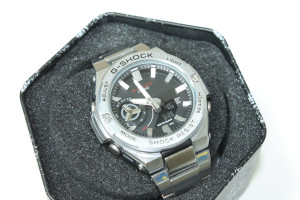 Часы электронные Casio GST-B500W