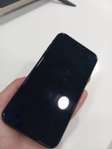 Мобільний телефон iPhone Xr 64GB