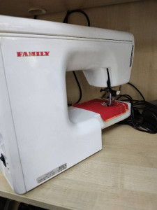 Швейна машина Family 8018A