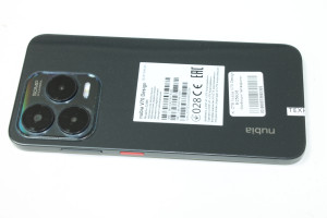 Мобільний телефон ZTE Nubia V70 Design 8/256GB