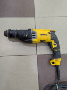 Перфоратор Dewalt D25143