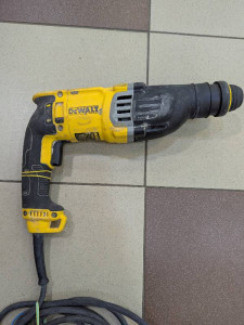 Перфоратор Dewalt D25143