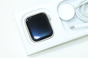 Смарт годинник Apple Watch SE3 44mm