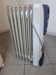 Масляний радіатор DeLonghi GS770715