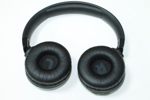 Bluetooth гарнитура JBL TUNE 520BT