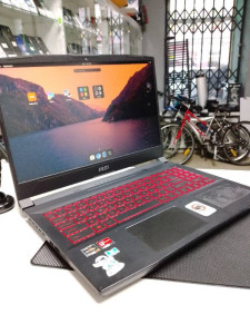 Ноутбук MSI