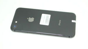 Мобильный телефон iPhone 8 64Gb