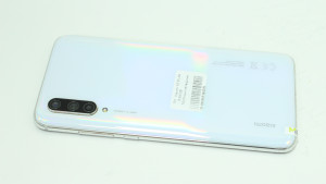 Мобільний телефон Xiaomi Mi 9 Lite 6 / 64GB