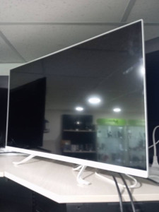 Телевизор KIVI 32F760QW