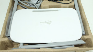 Wi-Fi роутер TP-Link EC220-G5