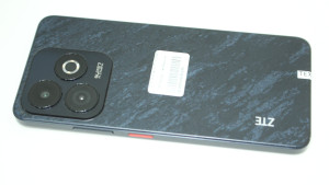 Мобильный телефон ZTE Blade A75 4/256GB