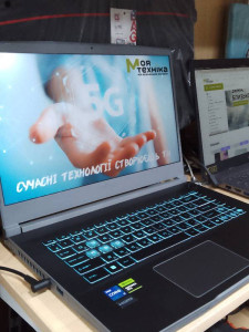 Ноутбук MSI MS-16R8