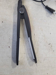 Выравниватель для волос Saturn ST-HC0324