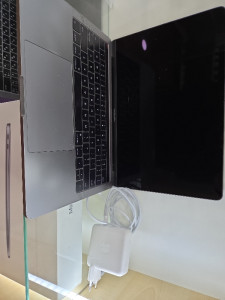 Ноутбук MacBook Pro 13" i5/8/256GB TouchBar 2016