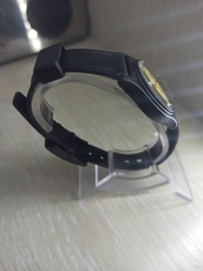 Годинники кварцові Q