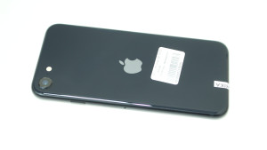 Мобильный телефон iPhone SE 2022 64Gb