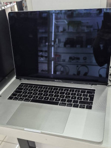 Ноутбук MacBook Pro A1990