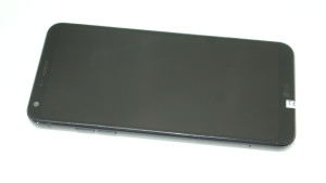 Мобильный телефон LG Q6 3/32