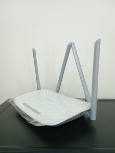 Wi-Fi роутер TP-Link EC220-F5