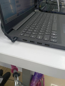 Ноутбук Lenovo V15-IIL 82C5