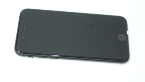 Мобильный телефон iPhone SE 2020 64GB